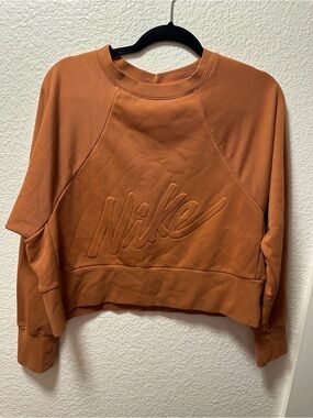 Ladies Nike crop pullover size medium